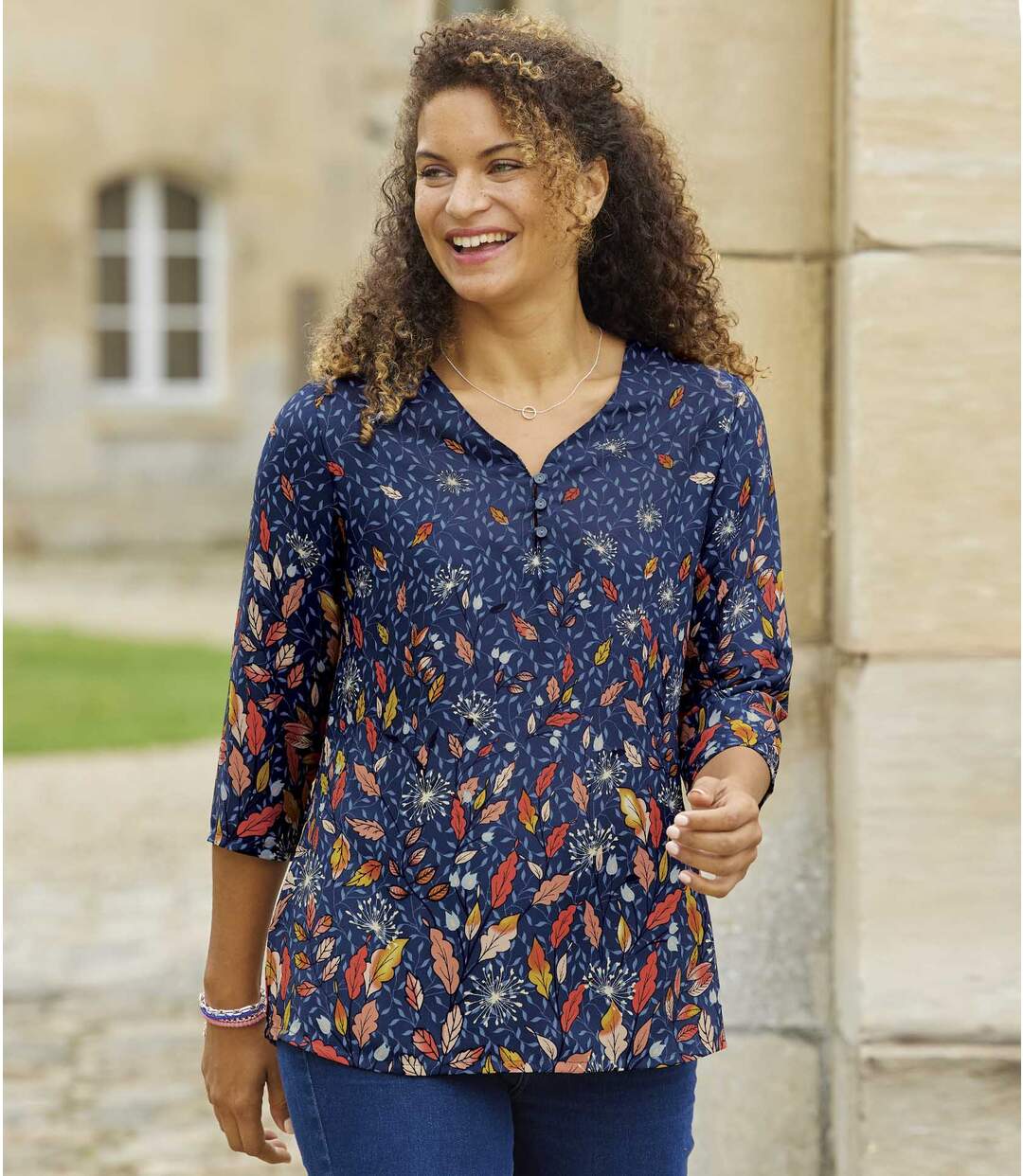 Blouse van crêpestof met bladmotieven-2