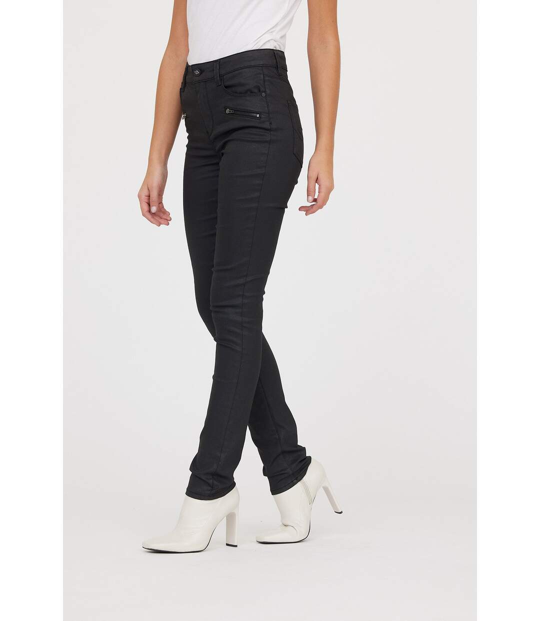 Jean LC135F Black Coatted L32-3