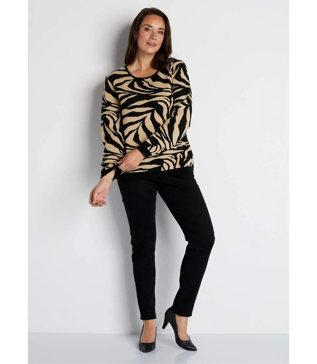 Pull doux jacquard zèbre col rond-3