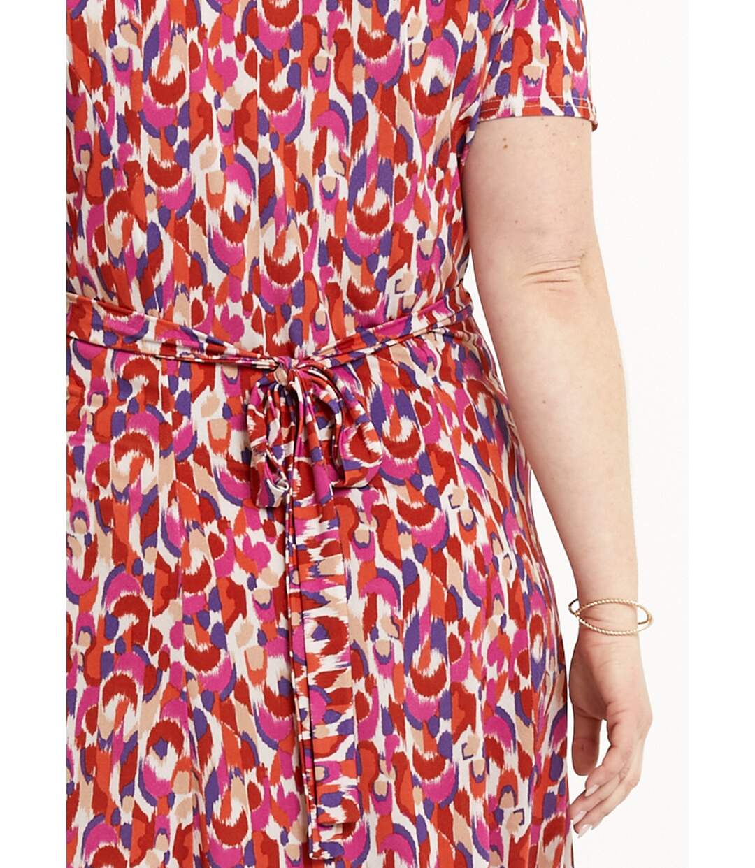 Robe courte col V graphique base évasée-3