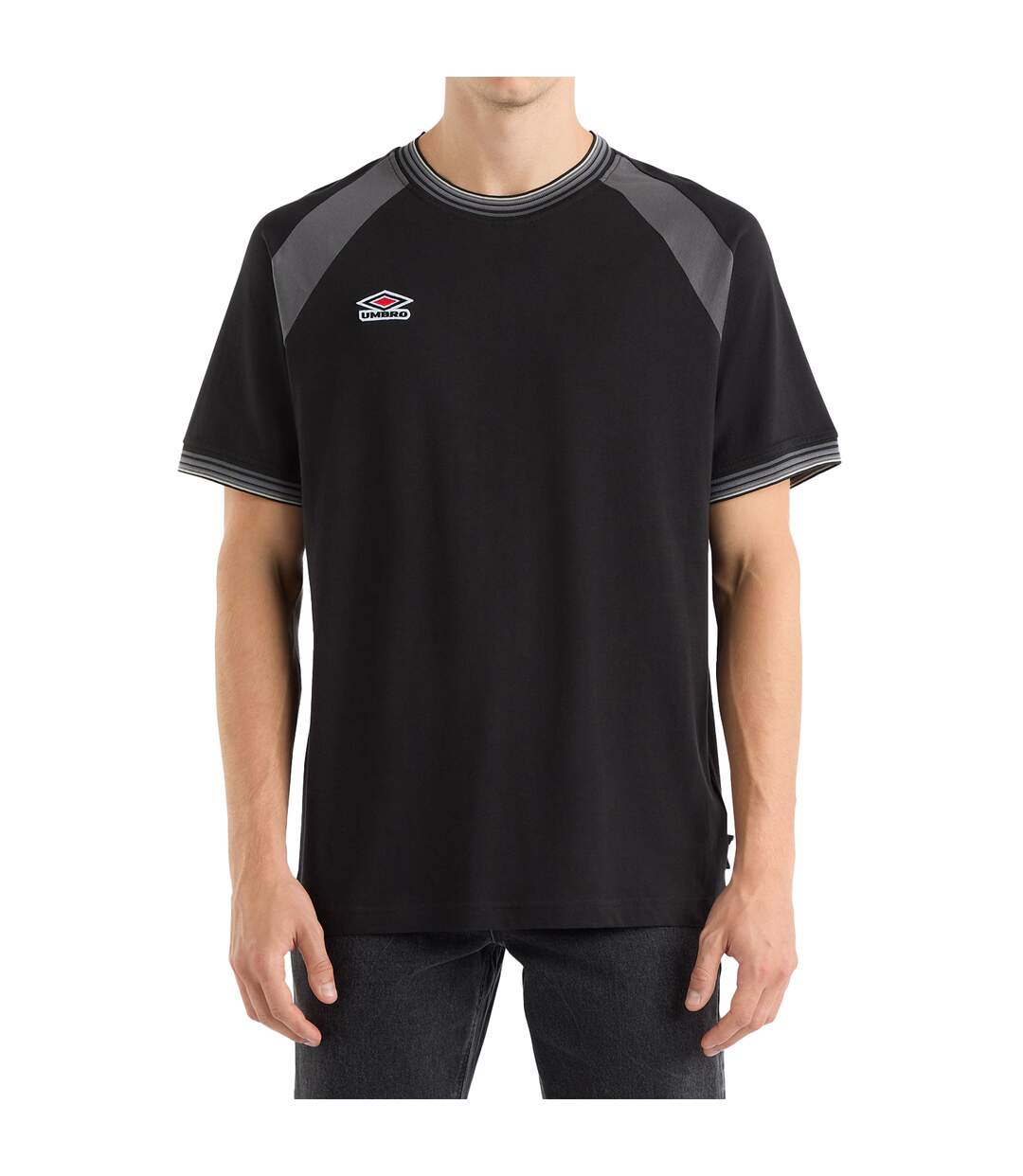 T-shirt à empiècements pour hommes noir Umbro-1