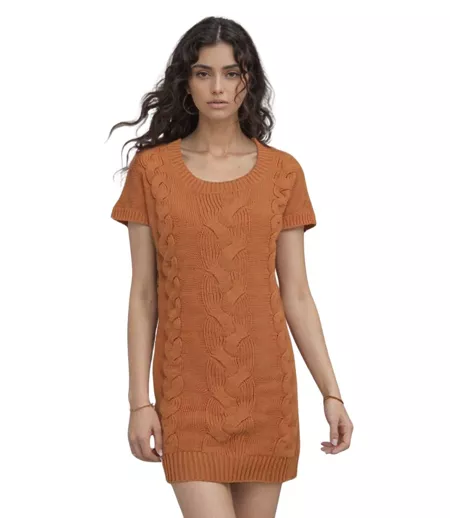 Robe  en tricot orange à  manches courtes, parfaite pour un look décontracté et chic