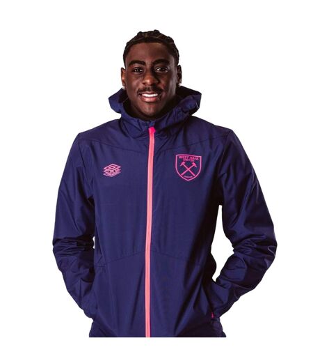 Umbro Mens 23/24 West Ham United FC Showerproof Jacket (Astral Aura/Knockout Pink) - UTUO1883