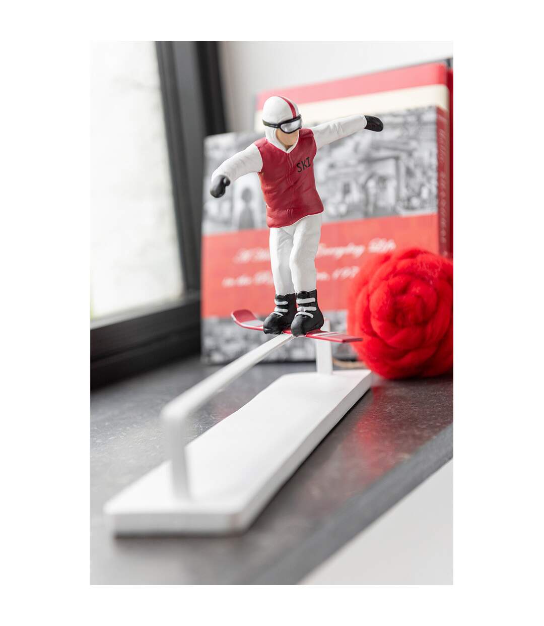 Statuette Snowboarder Obstacle 31cm Rouge & Blanc-2
