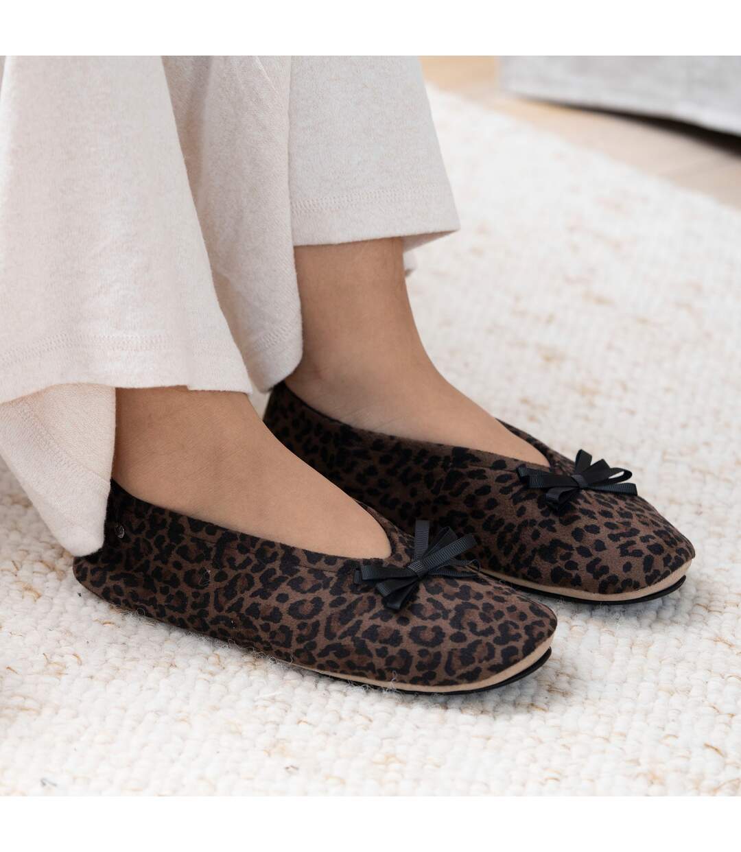 Isotoner Chaussons Ballerines femme semelle intérieure moelleuse et confortable-2