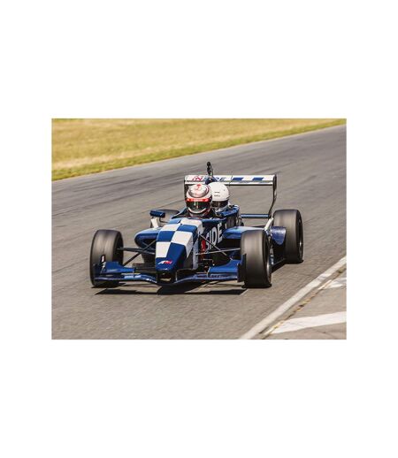 Stage de pilotage : 10 tours de circuit en Proto Funyo avec baptême passager en Formule Renault - SMARTBOX - Coffret Cadeau Sport & Aventure