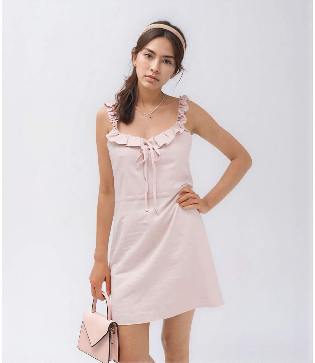 Robe courte en coton à  fines bretelles volantées - Couleur rose - Smocks au dos-4