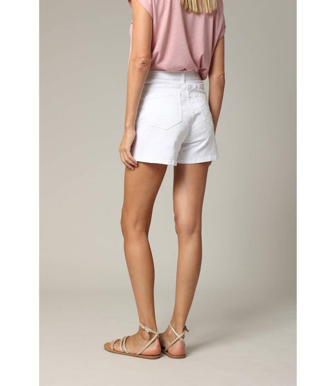 Short femme en coton twill avec détails cœur LIA-3