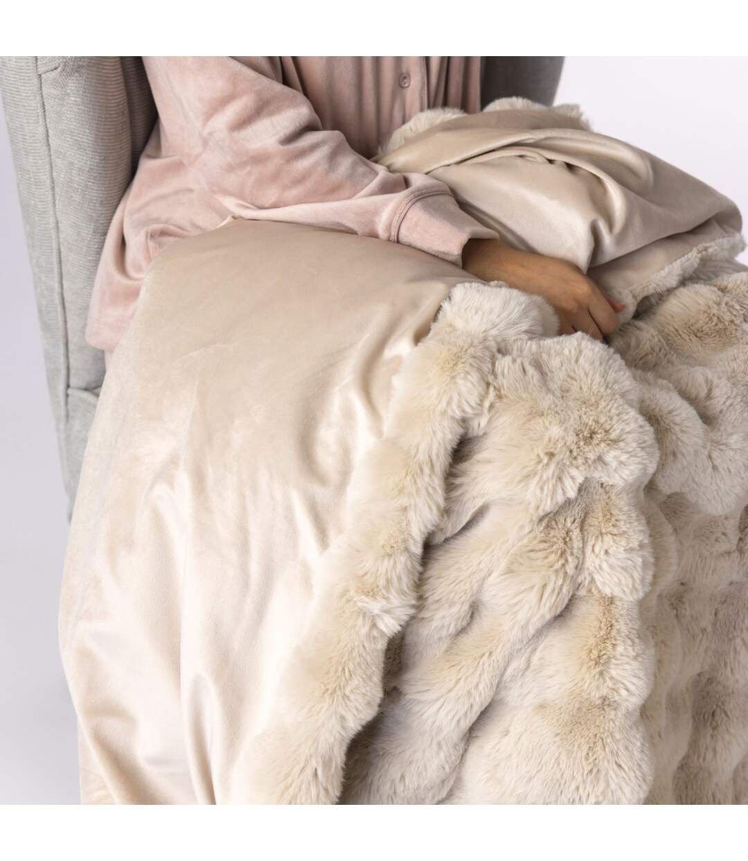 Faux Fur Blanket Extra Soft Cosy Thermal Large Blanket 140x160cm-5