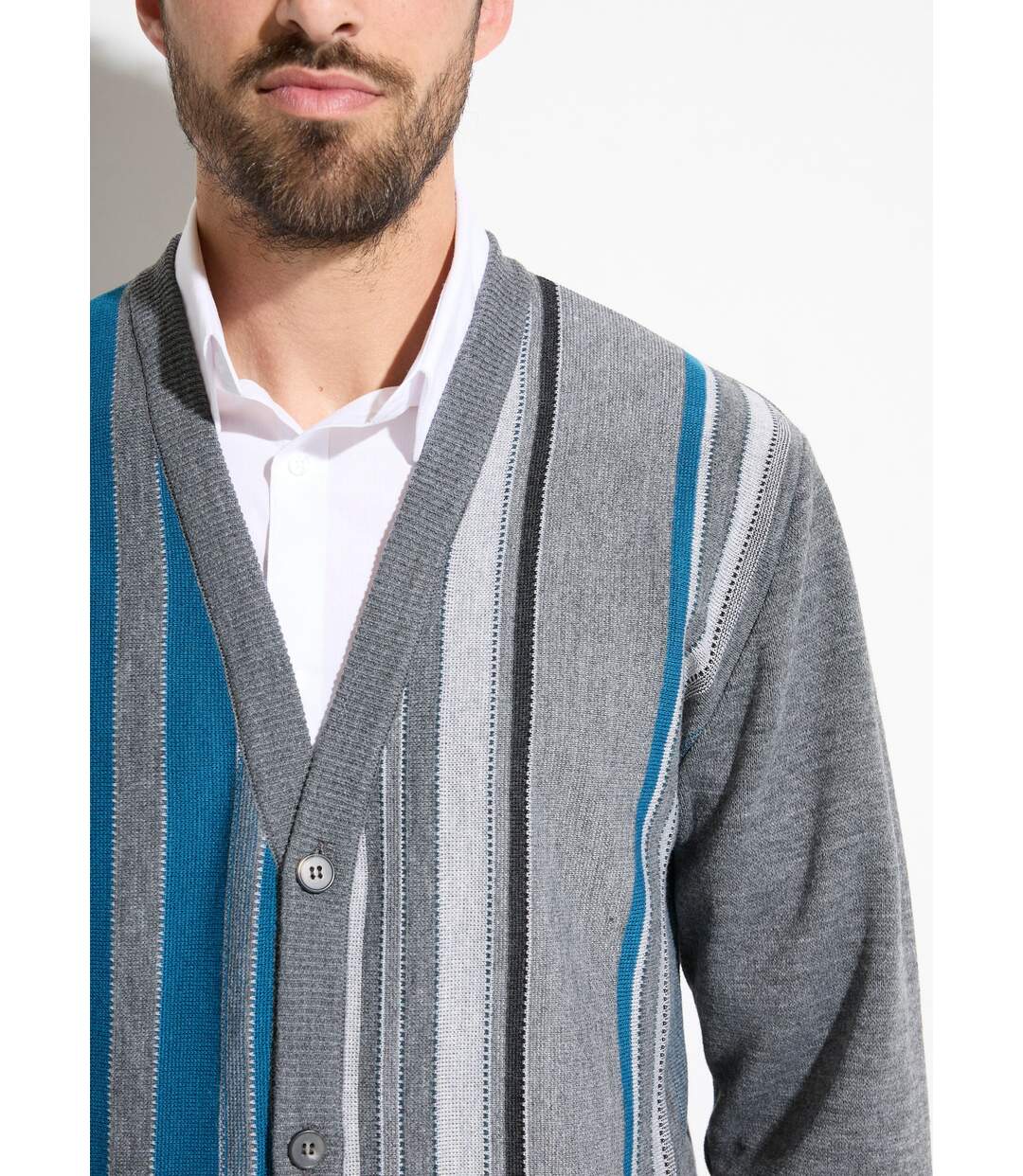 Gilet col V boutonné rayures jacquard laine-4