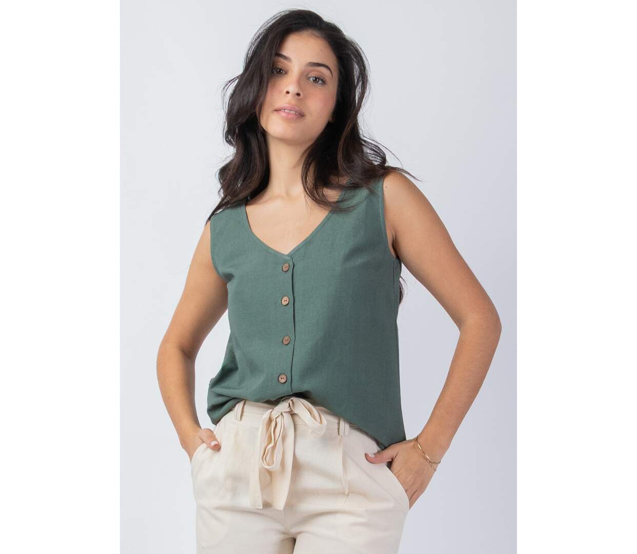 Top femme sans manches SABINE uni kaki Coton Du Monde-2