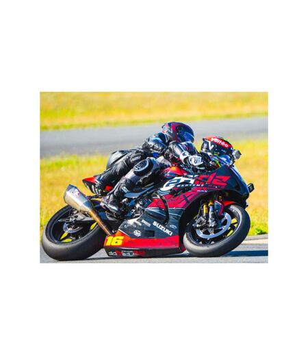 Baptême passager en moto : 3 tours à l'arrière d'un pilote professionnel sur le circuit de Magny-Cours - SMARTBOX - Coffret Cadeau Sport & Aventure