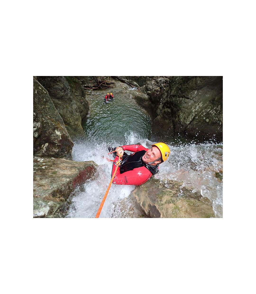 Session de canyoning de 3h30 pour 3 personnes près de Grenoble - SMARTBOX - Coffret Cadeau Sport & Aventure