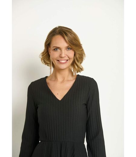 Robe longue plissée col V détails dentelle