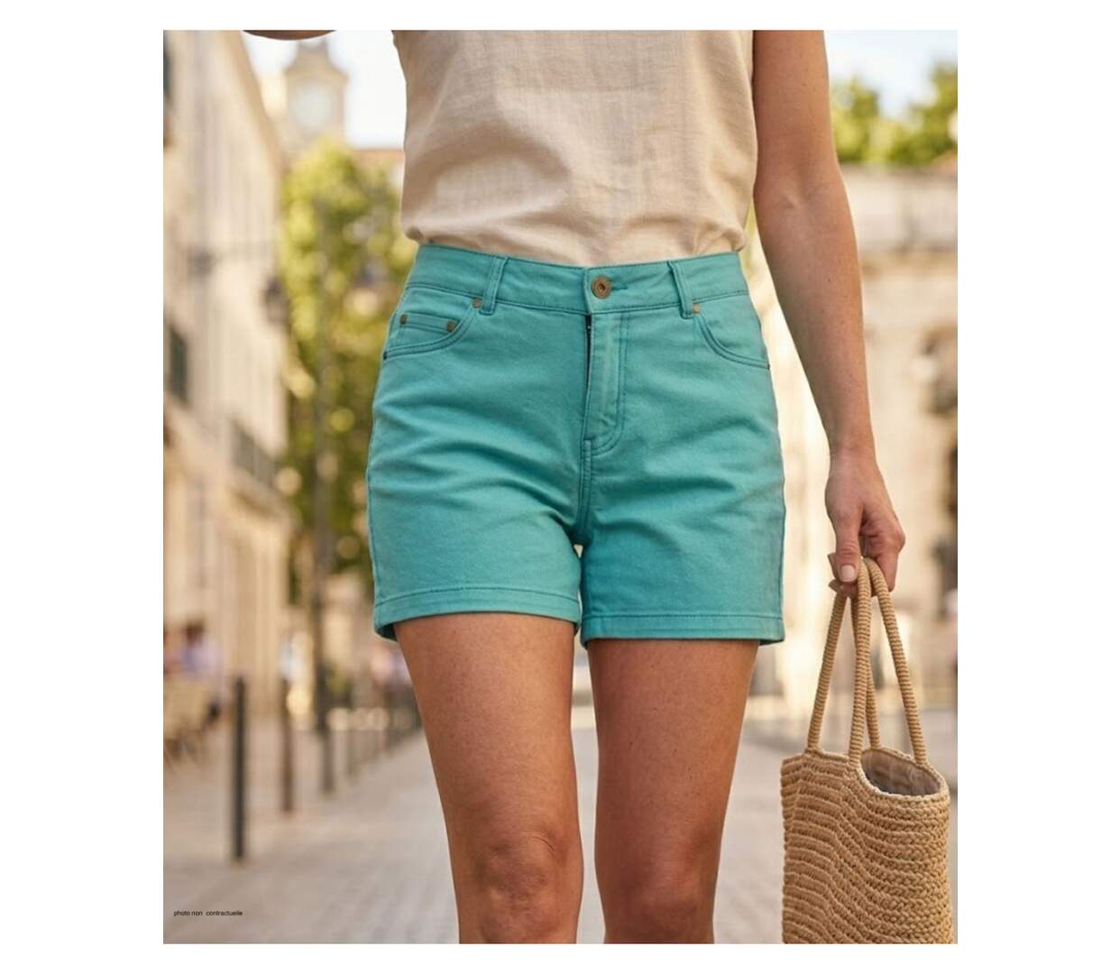 Short en tissu extensible femme MAYFLOWER SHORTF301B : le confort stretch ultime pour sublimer votre silhouette-1