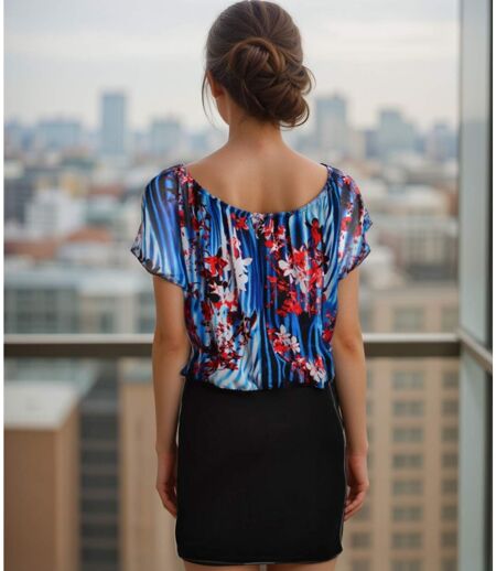 Robe manches courtes chic en noir et bleu avec imprimé floral, parfaite pour briller en toute occasion