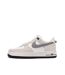 Baskets blanc/gris homme nike air force 1 '07 lv8-1