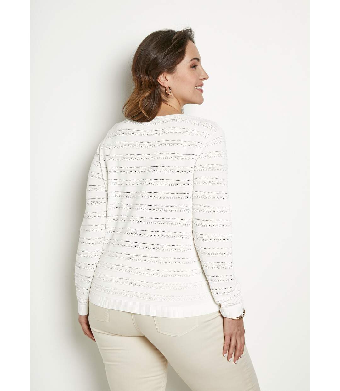 Pull doux court col rond uni manches longues-2