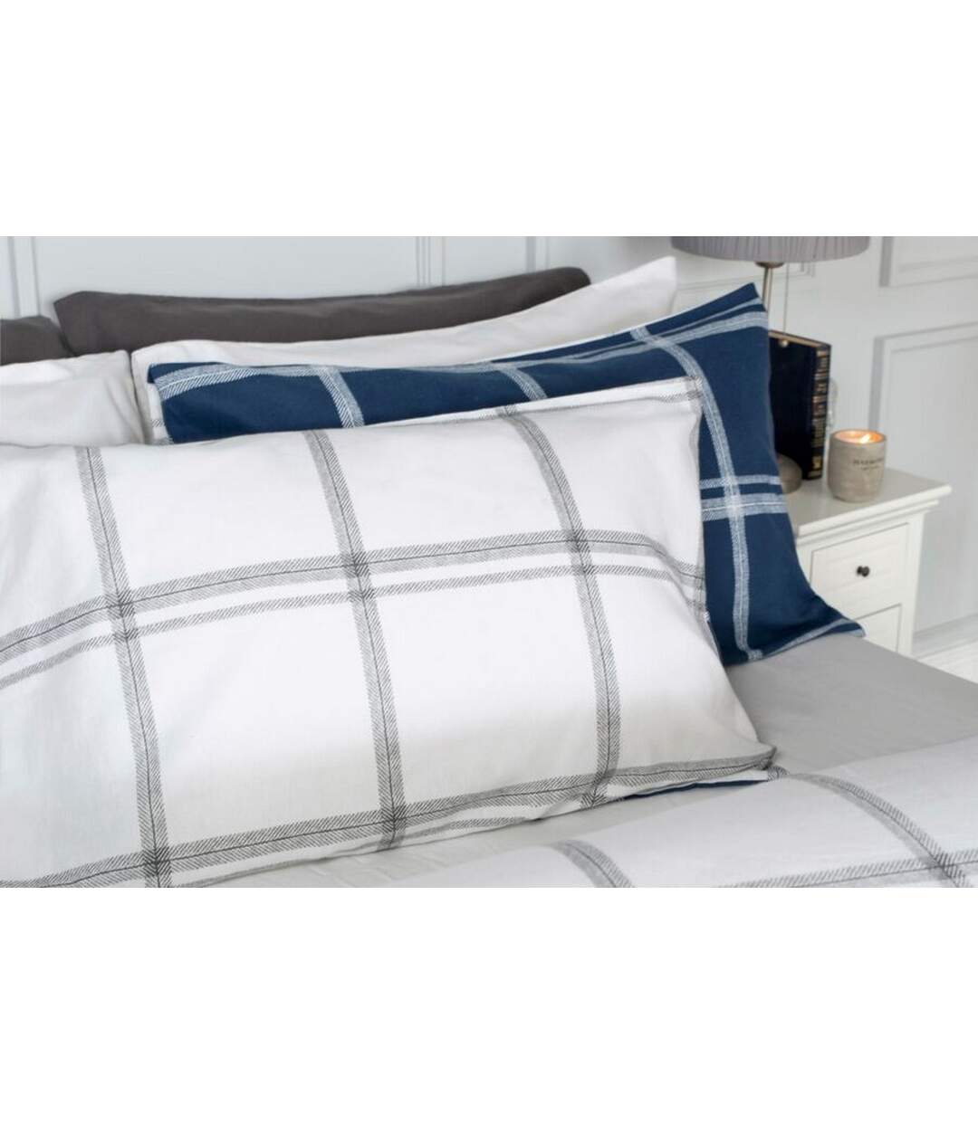 Parure de lit dalton bleu marine / blanc Belledorm