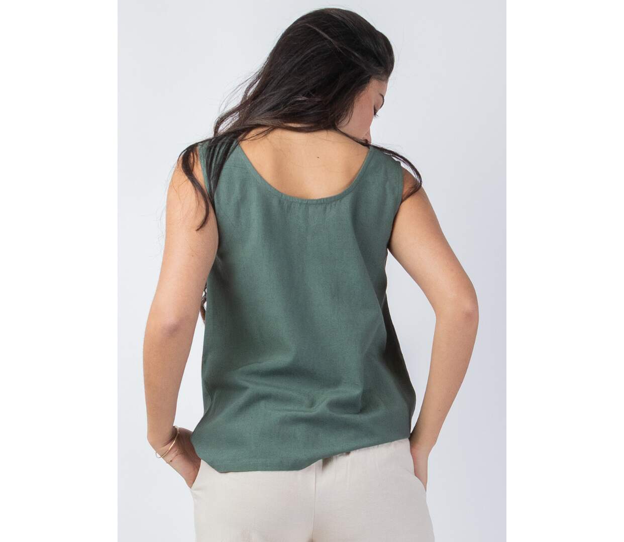 Top femme sans manches SABINE uni kaki Coton Du Monde-4