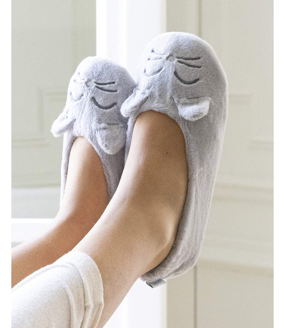 Isotoner Chaussons extra-light Ballerines femme imitation fourrure, semelle gomme ultra souple-2