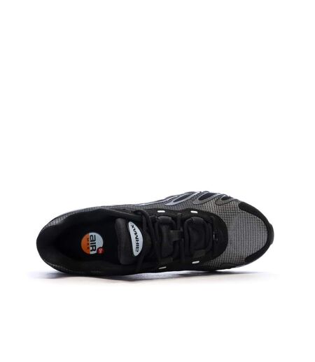 Baskets noires homme nike air max dn8