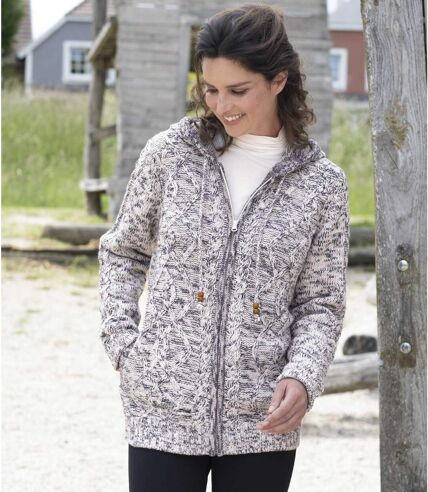 Pletený svetr s copánkovým vzorem a kapucí