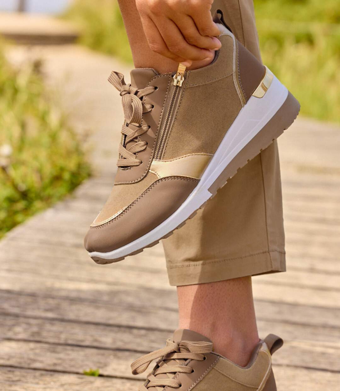 Sznurowane buty z suwakiem-4
