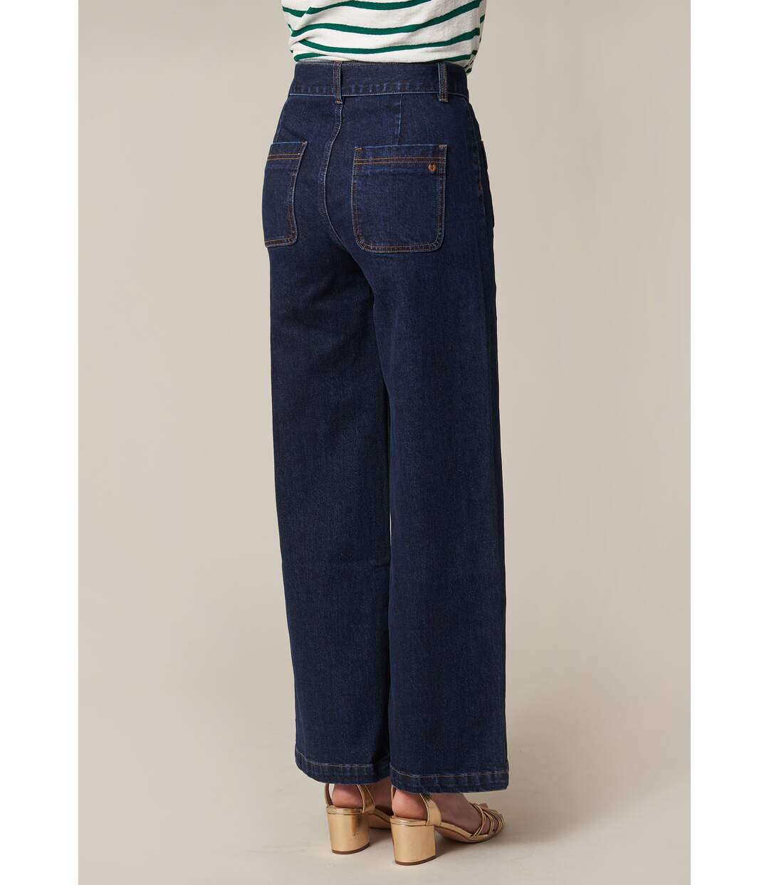 Jean large et intemporel, idéal pour toutes les occasions KAMI-5