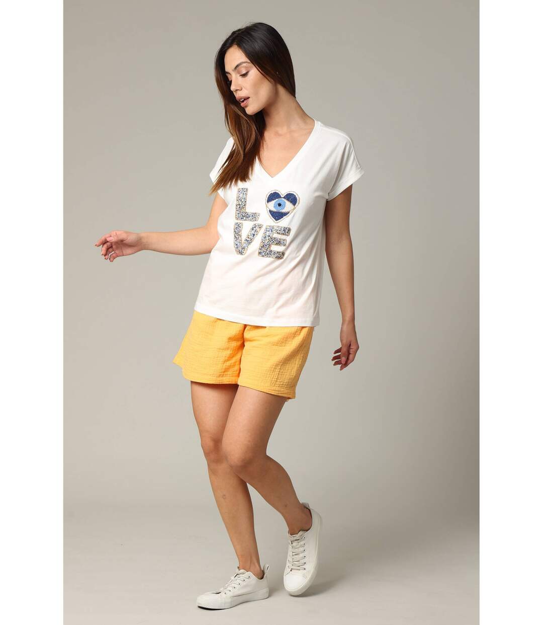 T-shirt femme blanc ample à col V et manches courtes 100% coton MYKOLOVE-1