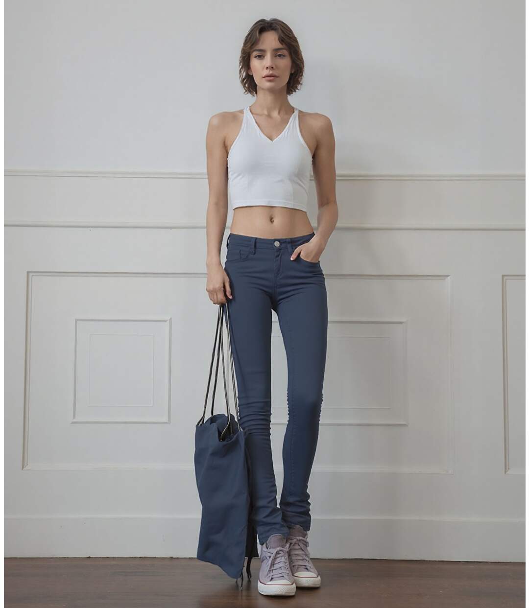 Jean skinny femme taille régulière bleue avec poches et finition soignée-5