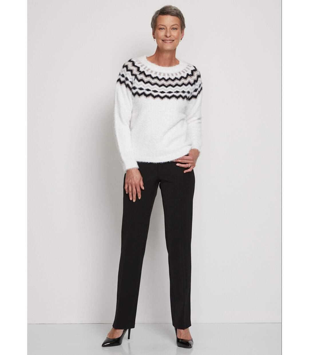 Pull col rond maille poilue jacquard soleil-4