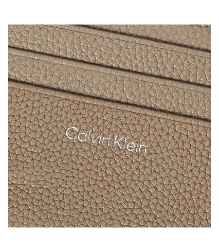 Étui porte carte taupe femme calvin klein jeans pebble