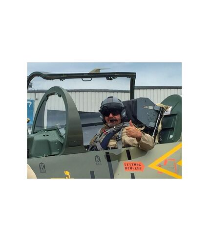 Pilote d'un jour en Californie : 1h de montée d'adrénaline dans un avion de chasse L-39 Albatros - SMARTBOX - Coffret Cadeau Sport & Aventure