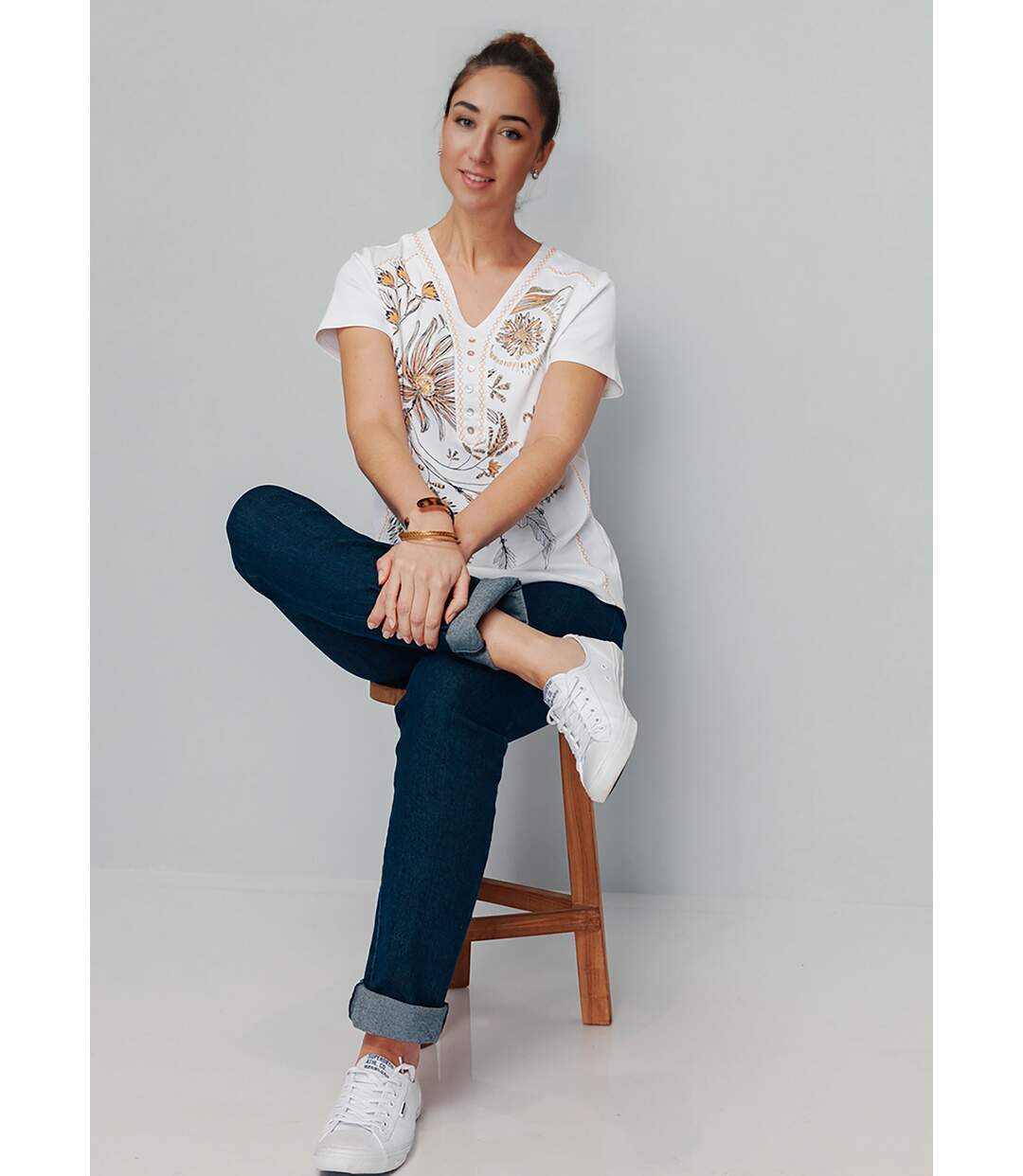 T-shirt motif floral avec broderies-4