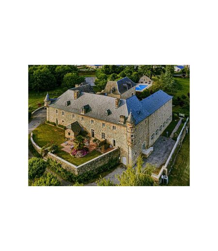 Escapade romantique de 3 jours en suite avec macarons au Château de la Falque - SMARTBOX - Coffret Cadeau Séjour