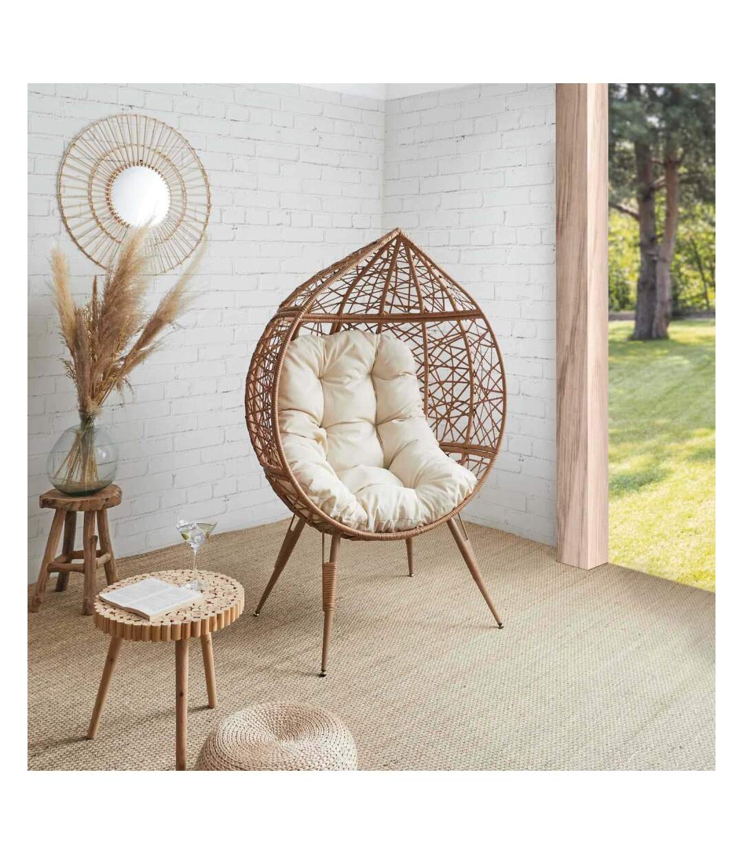Fauteuil oeuf en résine tressée coussin en tissu beige Longueur 100 cm-2