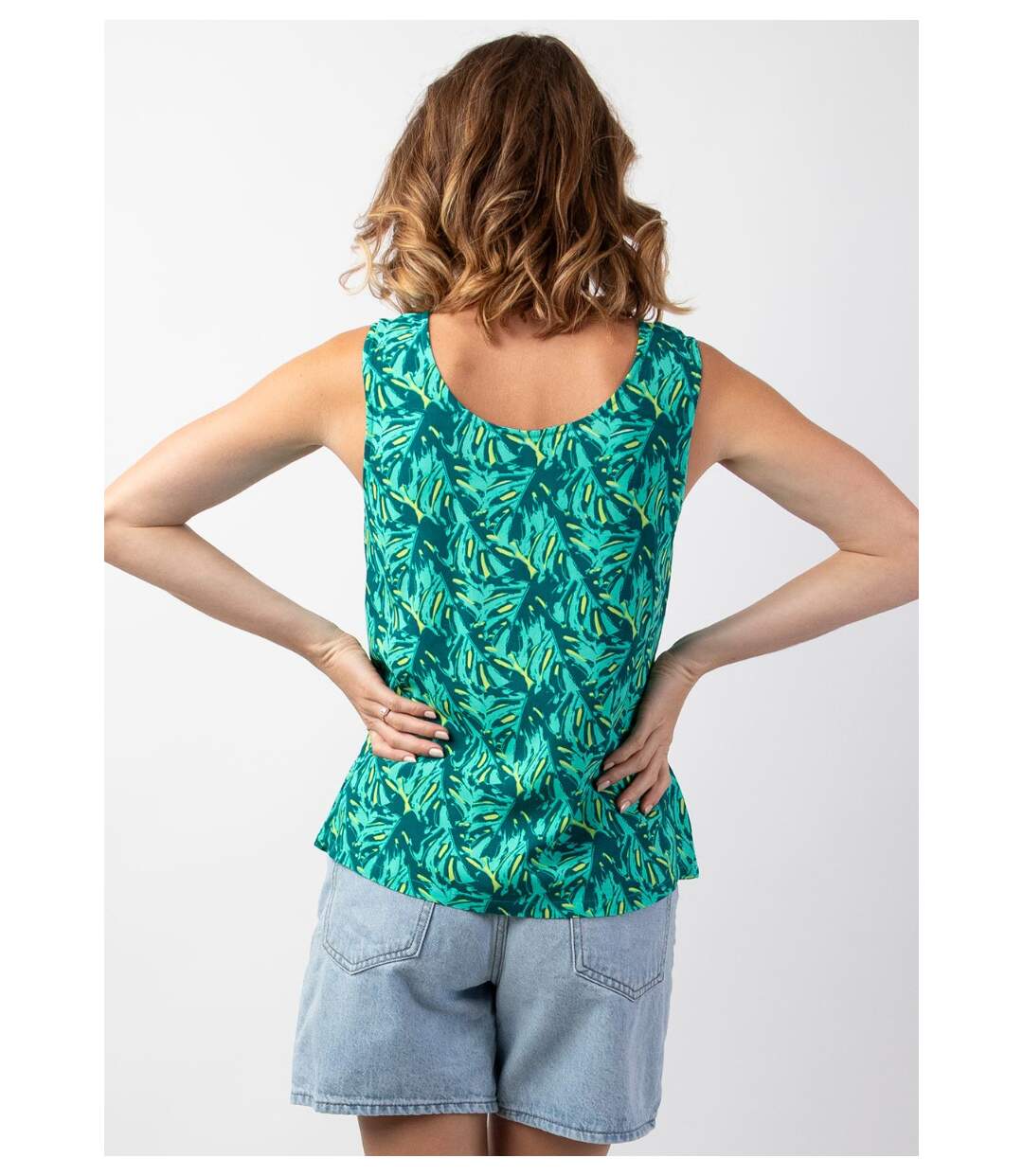 Top femme ethnique IVANOE motif tropical vert Coton Du Monde