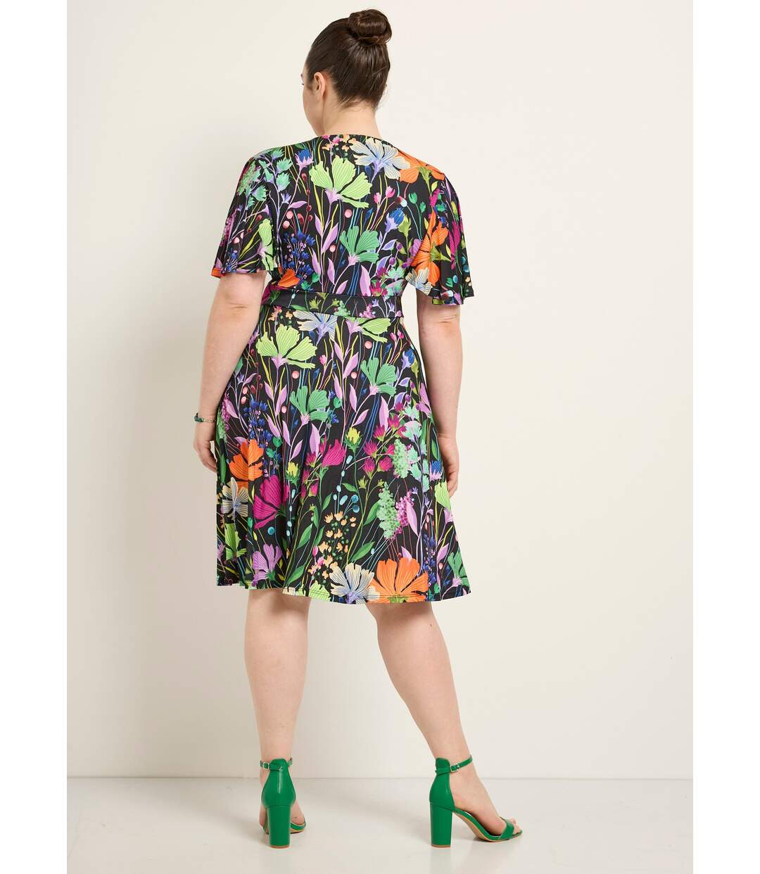 Robe courte fluide manches papillon, fleuri-2