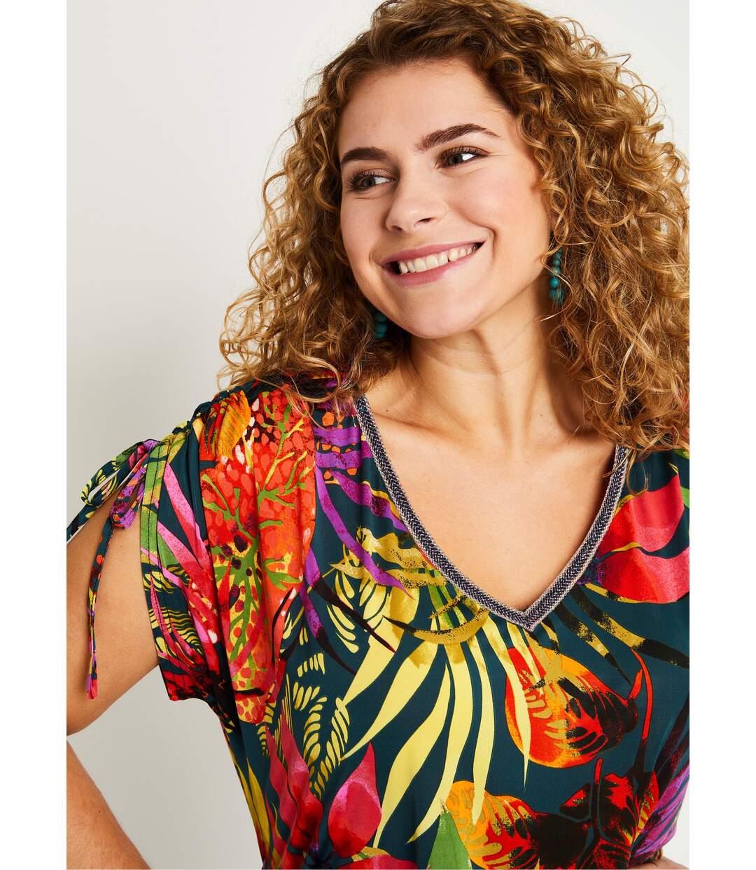 T-shirt motif exotique nouettes épaules-4