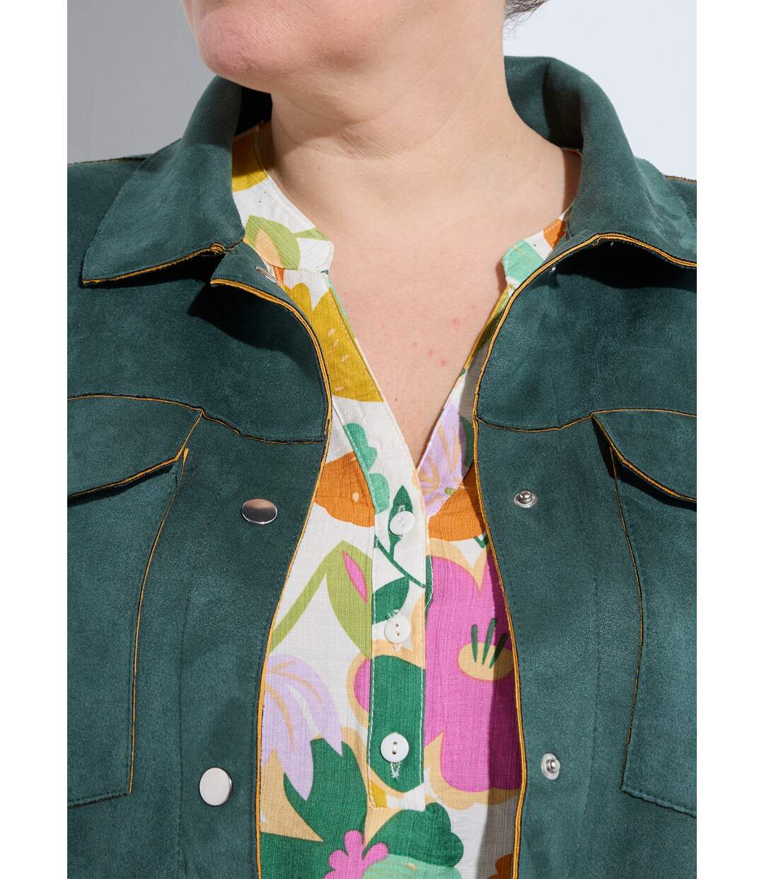 Veste en suédine détails contrastants-4