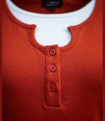 Tee-shirt MAYFLOWER CLUB2R rouge fantaisie : l'effet 2 en 1 ultra stylé