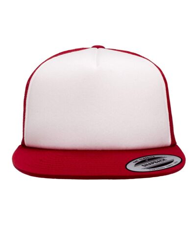 Casquette trucker blanc / rouge Yupoong