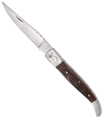 Nôž s drevom opracovaným dlátom