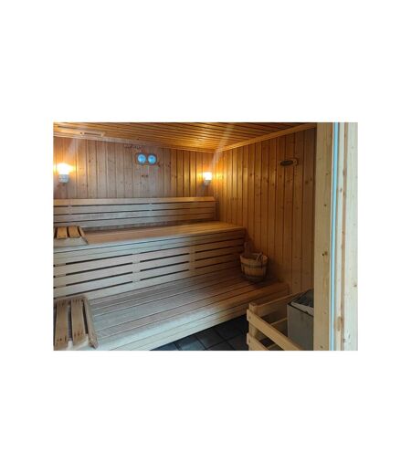 Escale en amoureux de 2 jours avec accès illimité au sauna près d'Épinal - SMARTBOX - Coffret Cadeau Séjour