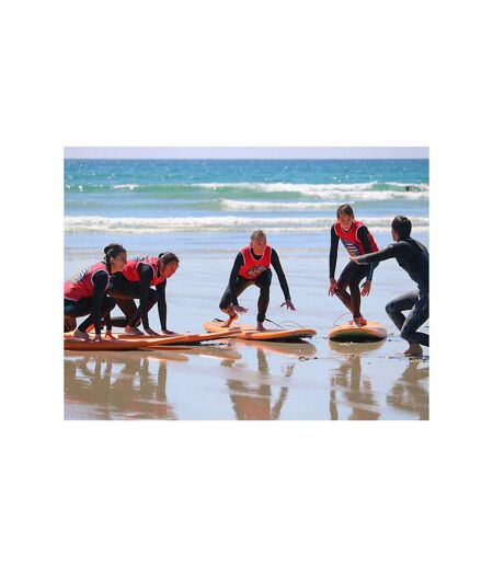 Surf en famille : leçon d'1h30 pour 2 adultes et 1 enfant dans la baie d'Audierne - SMARTBOX - Coffret Cadeau Sport & Aventure
