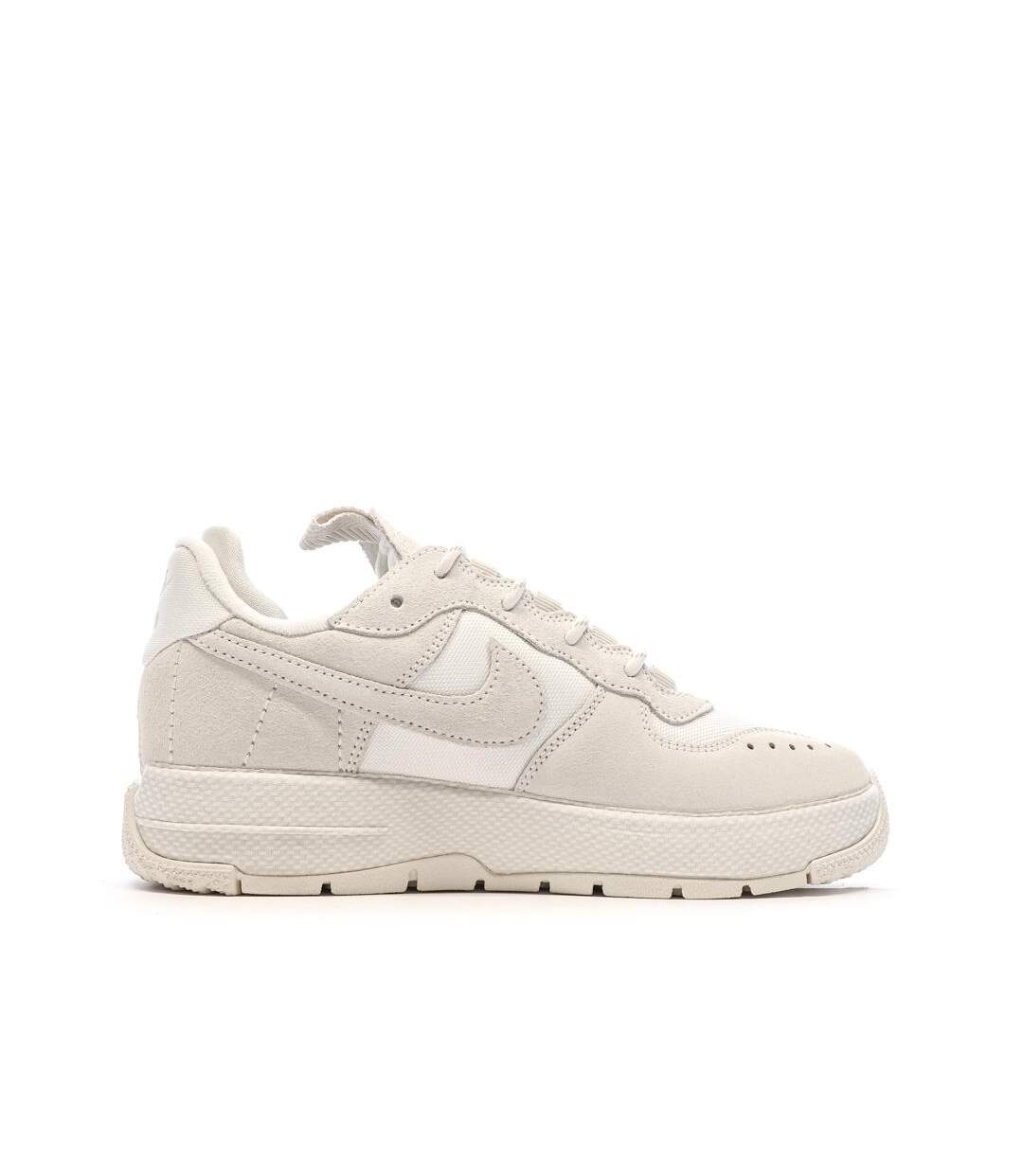 Baskets beiges/blanches femme nike air force 1 wild-2
