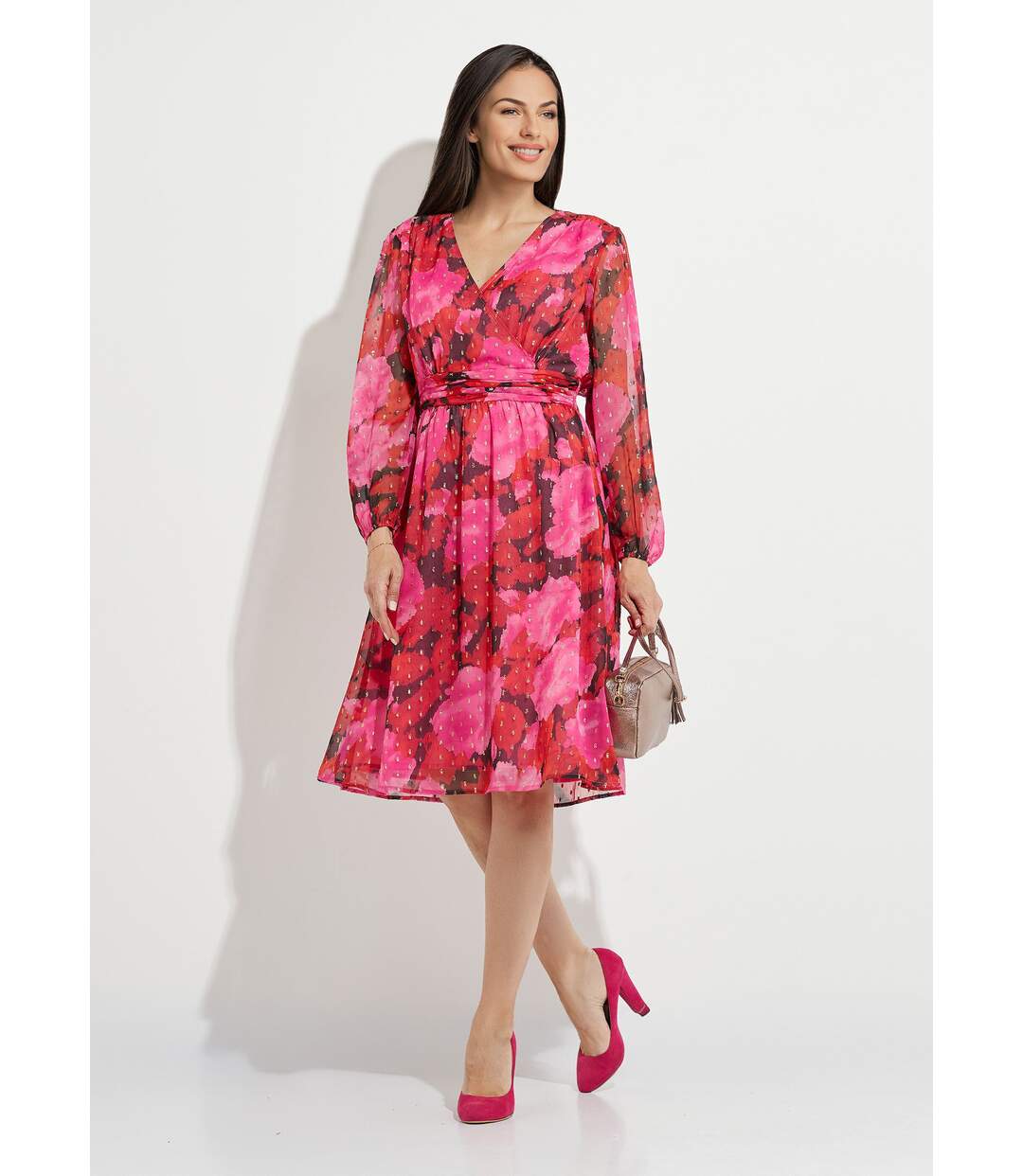 Robe cache-coeur courte voile imprimé motifs dorés-1