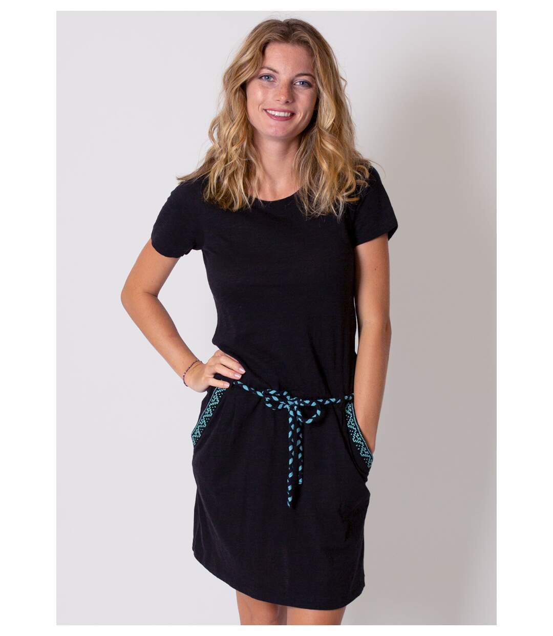 Robe courte casual en coton SIXTINE ethnique noire Coton Du Monde