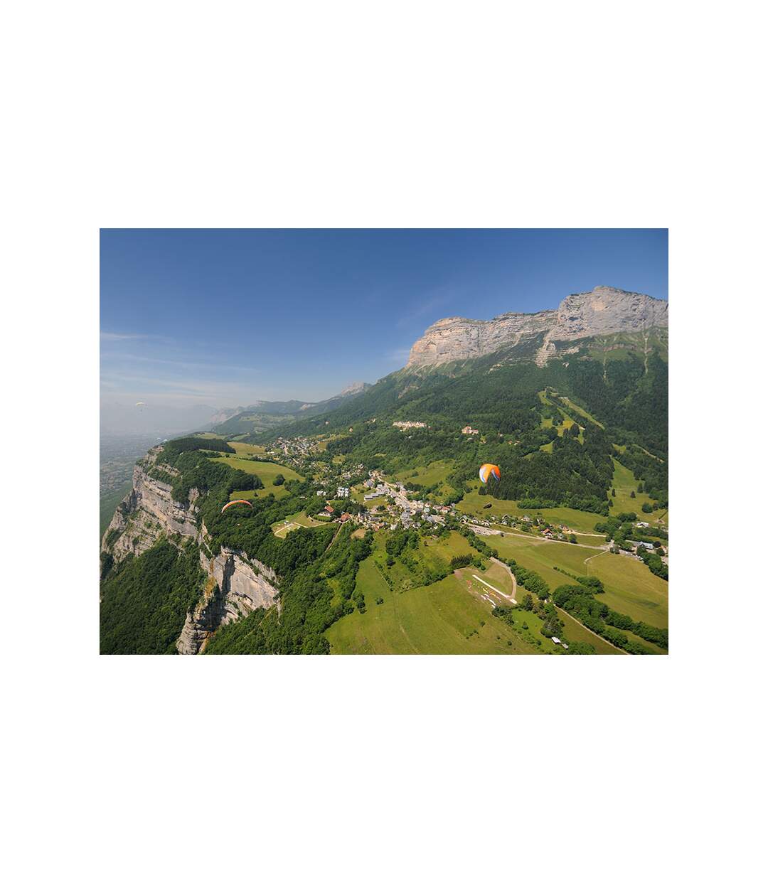 Vol en parapente de 25 min sur les rives du lac d'Annecy - SMARTBOX - Coffret Cadeau Sport & Aventure